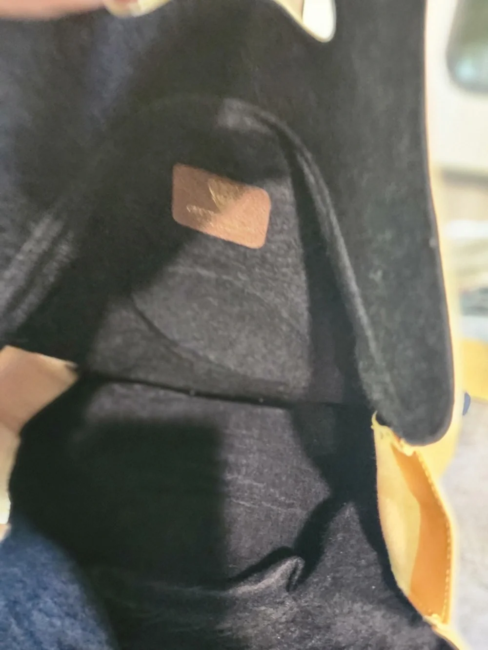 Gucci Vintage Rare Wool Messenger Bag with Tan Leather Trim - Picture 7 of 10